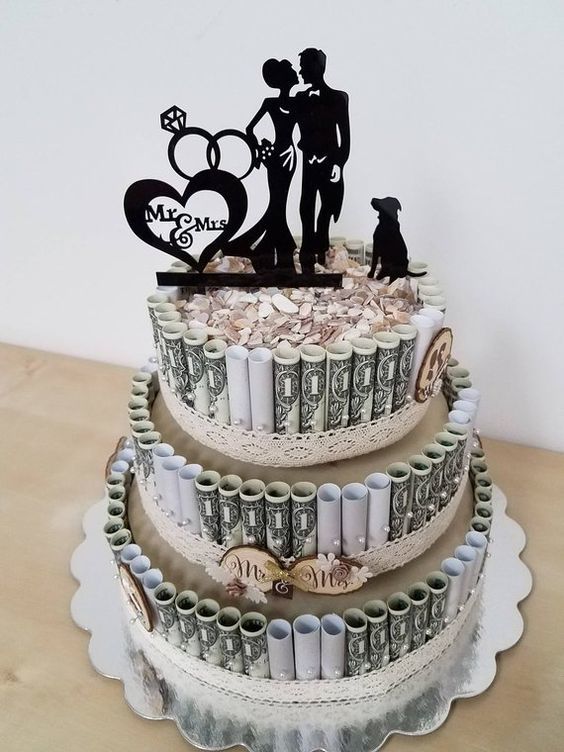 torta pre novomanželov z peňazí